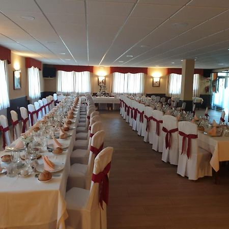 Complejo O Pineiral A Fonsagrada Hotel Bagian luar foto