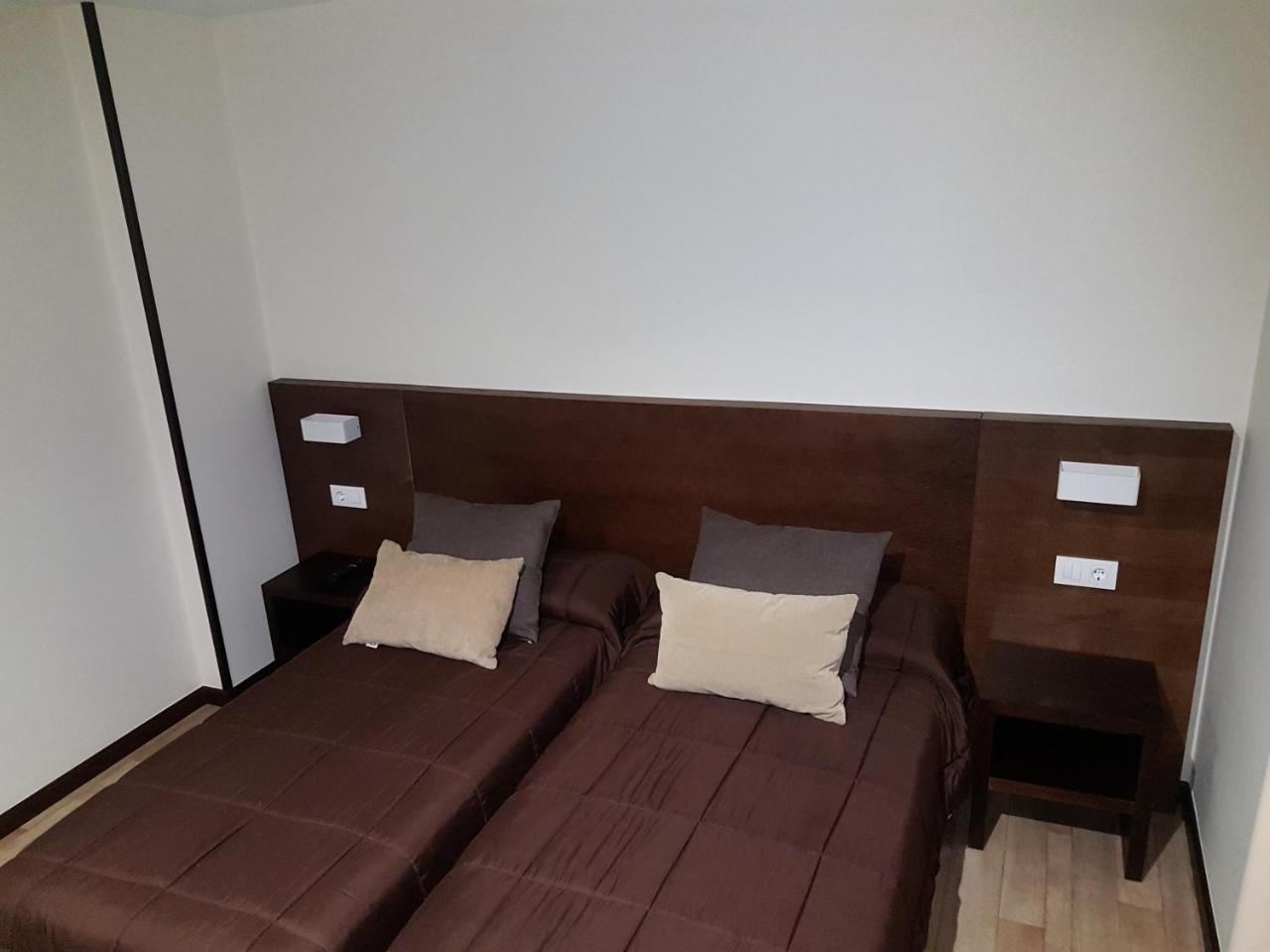 Complejo O Pineiral A Fonsagrada Hotel Bagian luar foto