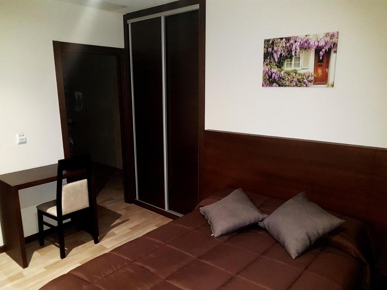 Complejo O Pineiral A Fonsagrada Hotel Bagian luar foto